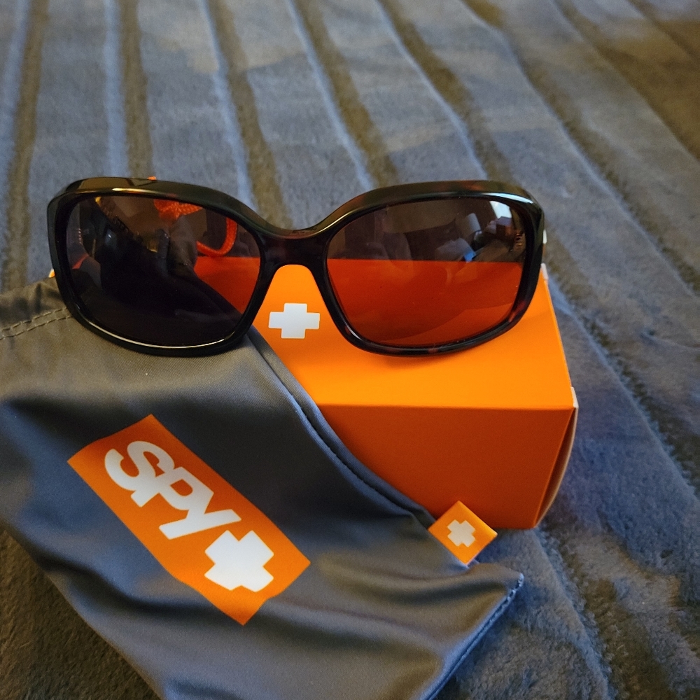 Woman's Spy Sunglasses